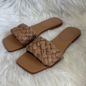 Marc Fisher Sandals Size 10